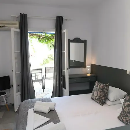 Dryades Family אורחן